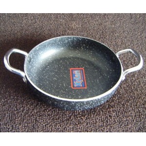 https://dev.bazari.fr/8918-thickbox/plat-a-oeufs-rond-rev-pierre-induction-16-cm.jpg